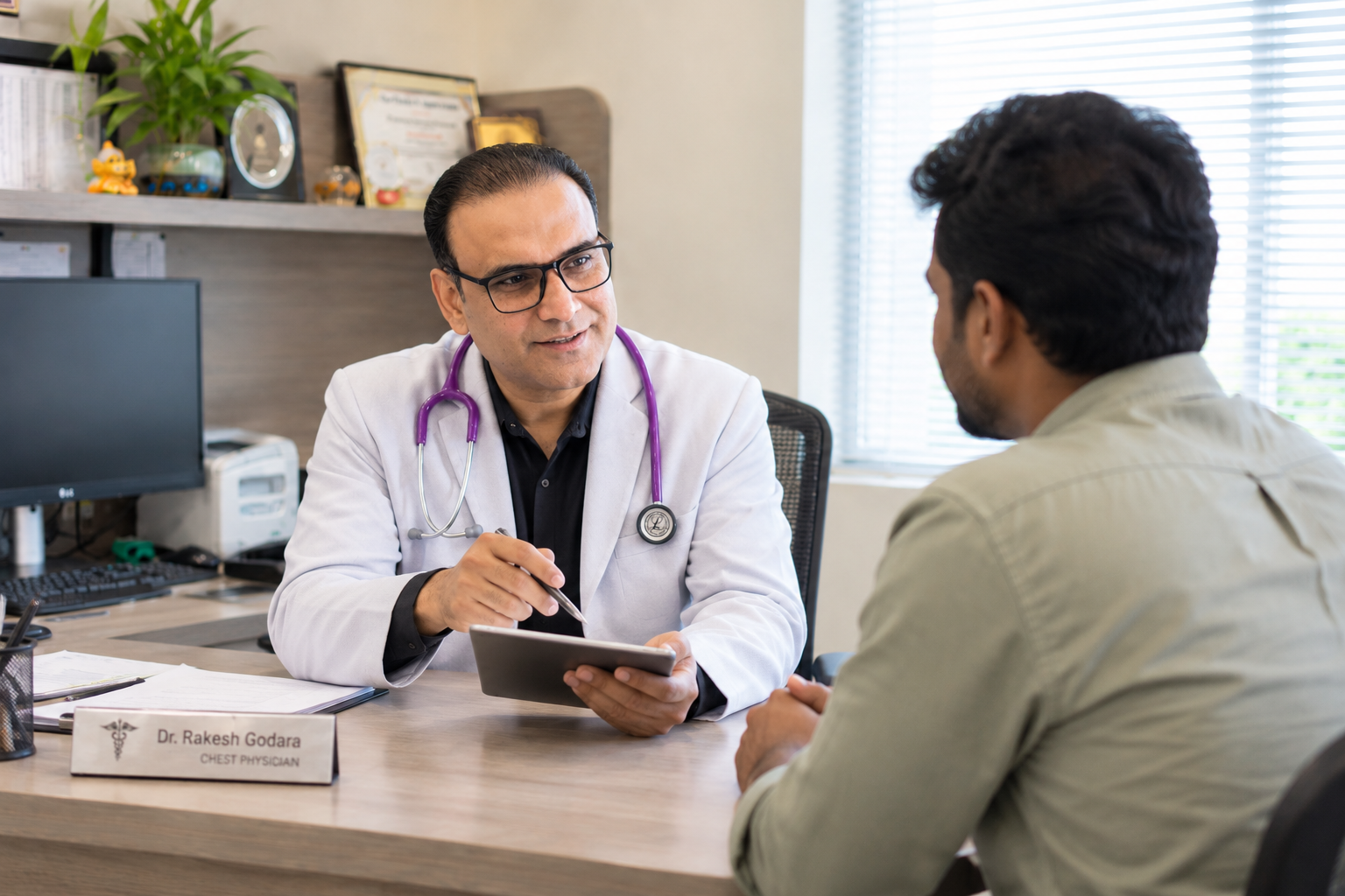 Specialist reviewing medical reports with a patient during a second-opinion consultation